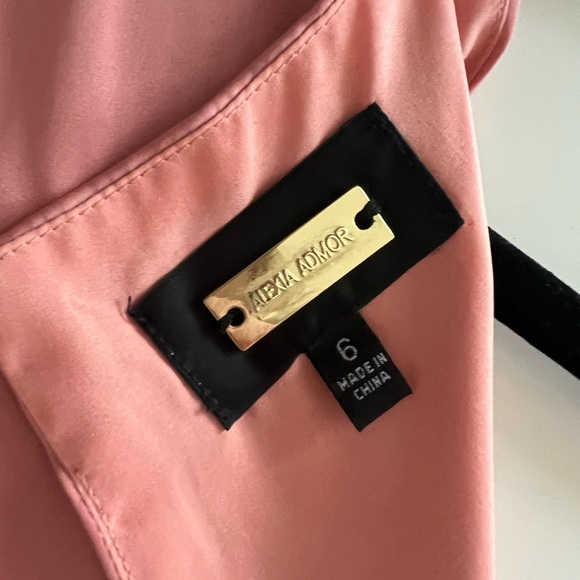 $245 Alexia Admor Light Pink Satin Puff Sleeve Midi V Neck Slit Dress - Picture 6 of 6